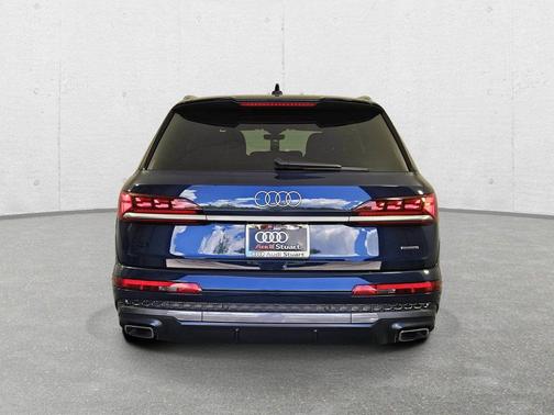 Waitomo Blue Metallic 2026 Audi Q7 55 Prestige