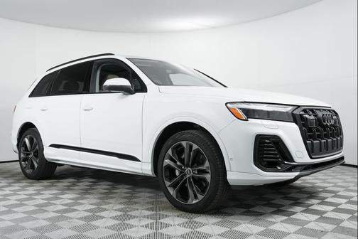 2025 Audi Q7 55 Premium Plus