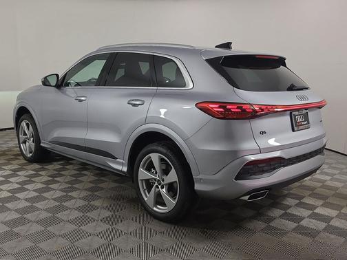Florett Silver Metallic 2026 Audi Q5 Premium Plus TFSI quattro S tronic