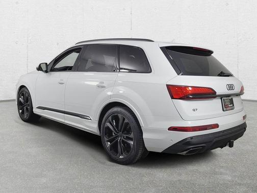 2026 Audi Q7 55 Premium Plus