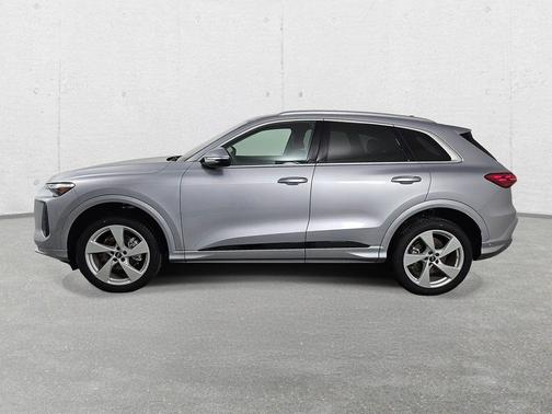 Florett Silver Metallic 2026 Audi Q5 Premium Plus TFSI quattro S tronic