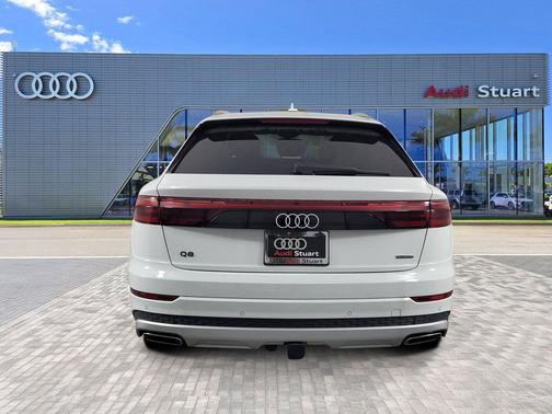 2025 Audi Q8 55 Premium Plus