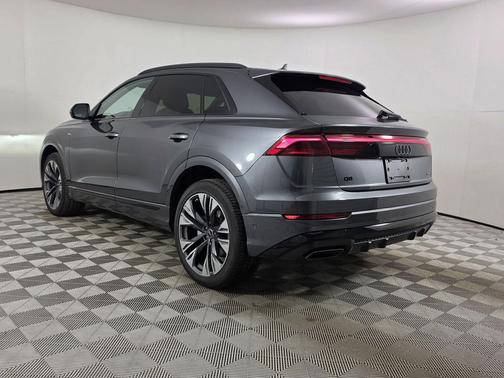 Daytona Gray Pearl 2025 Audi Q8 55 Premium Plus