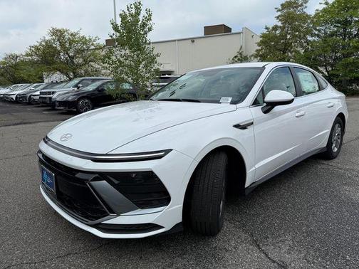 2025 Hyundai SONATA SE