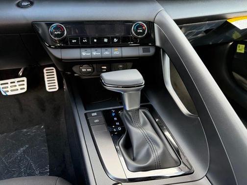 2026 Hyundai ELANTRA SEL