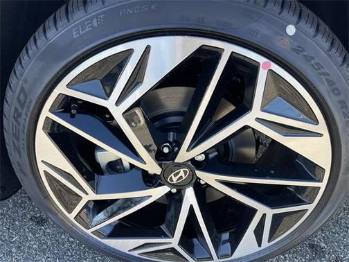 2025 Hyundai IONIQ 6 SEL