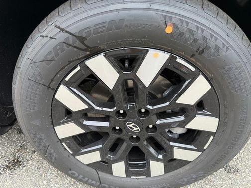 2025 Hyundai SANTA CRUZ SEL Activity