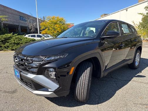 Phantom Black 2026 Hyundai TUCSON SE