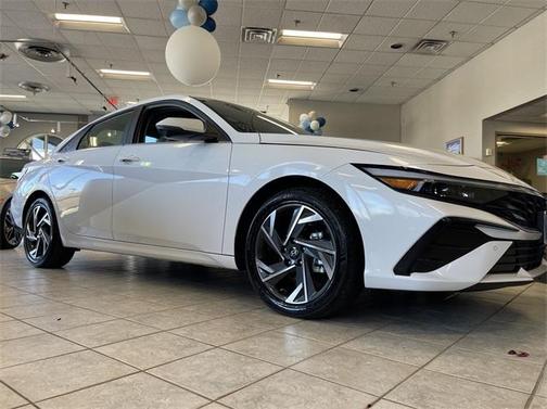 2025 Hyundai ELANTRA Limited