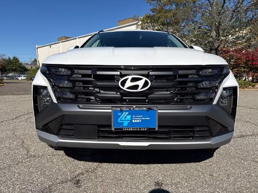 White Pearl 2026 Hyundai TUCSON SEL Plus