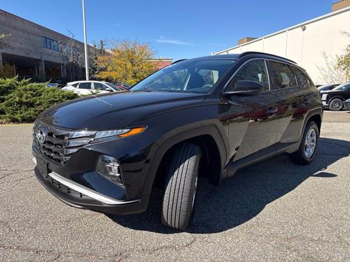 Black Pearl 2024 Hyundai TUCSON SEL