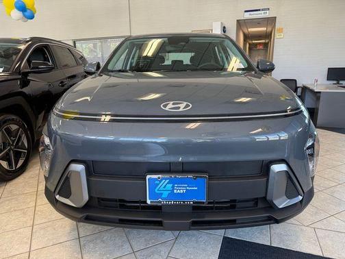 2025 Hyundai KONA SE