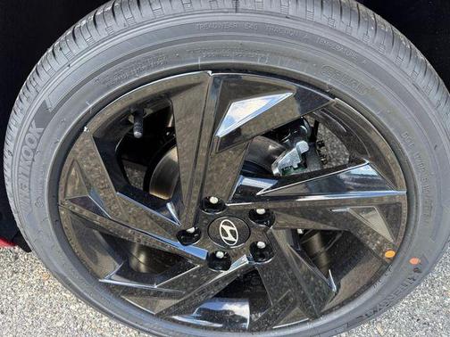 2026 Hyundai ELANTRA SEL