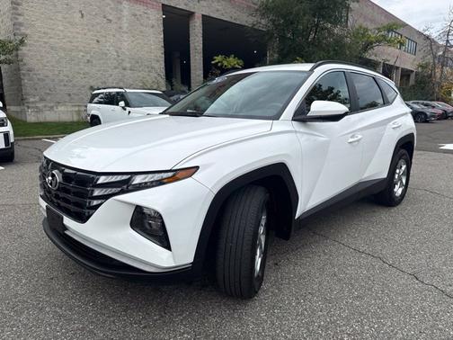 White Pearl 2024 Hyundai TUCSON SEL