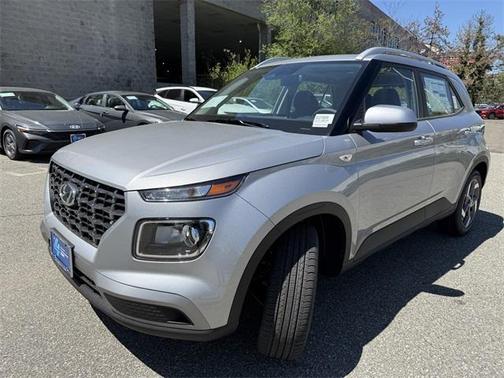 2025 Hyundai VENUE SEL