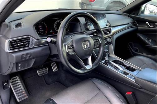 Platinum White Pearl 2018 Honda Accord Sport