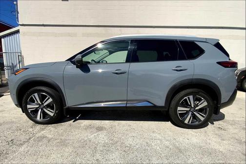 2022 Nissan Rogue SL