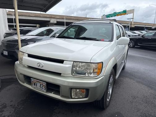 2001 INFINITI QX4 Luxury