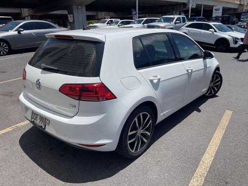 2016 Volkswagen Golf TSI SE 4-Door