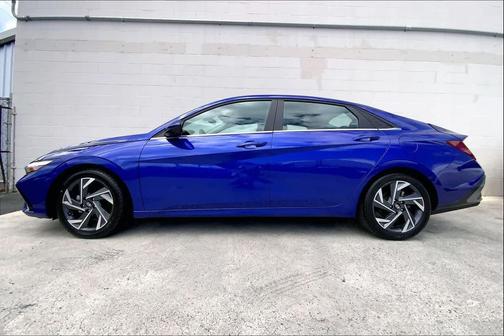 2025 Hyundai ELANTRA SEL