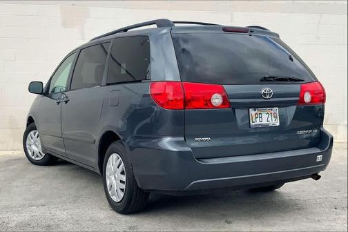 2010 Toyota Sienna LE