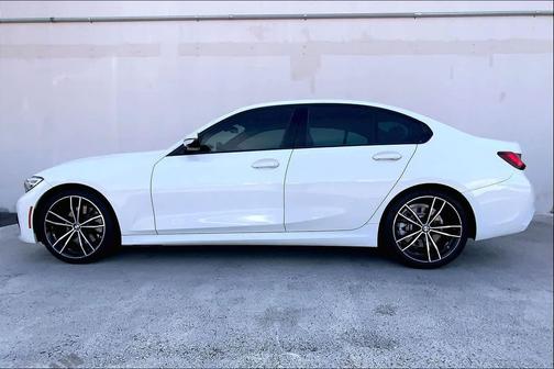 Alpine White 2022 BMW 330 330i