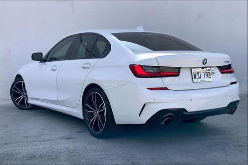 Alpine White 2022 BMW 330 330i