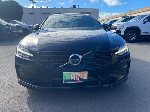 2021 Volvo S60 T5 R-Design