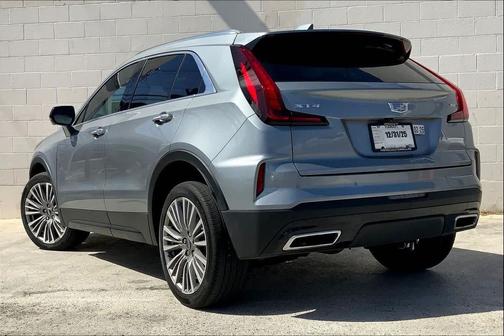 2024 Cadillac XT4 Premium Luxury