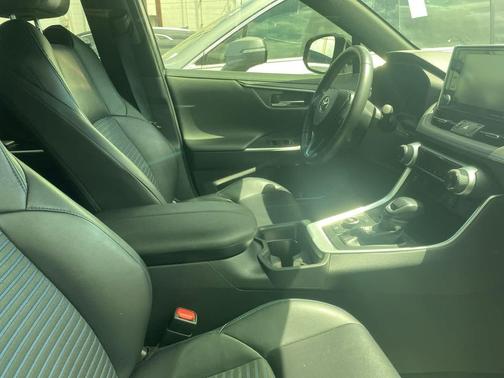 2019 Toyota RAV4 Hybrid SE