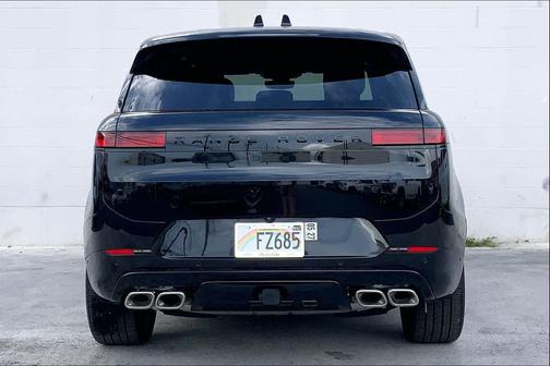 2025 Land Rover Range Rover Sport SE