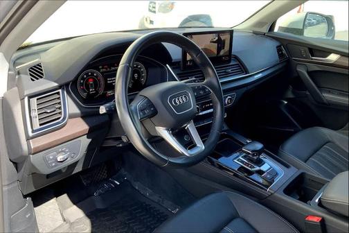2022 Audi Q5 40 Premium Plus