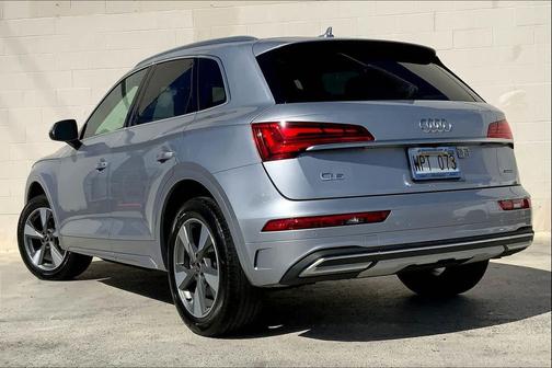 2022 Audi Q5 40 Premium Plus