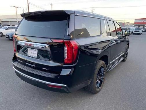 2023 GMC Yukon XL SLT