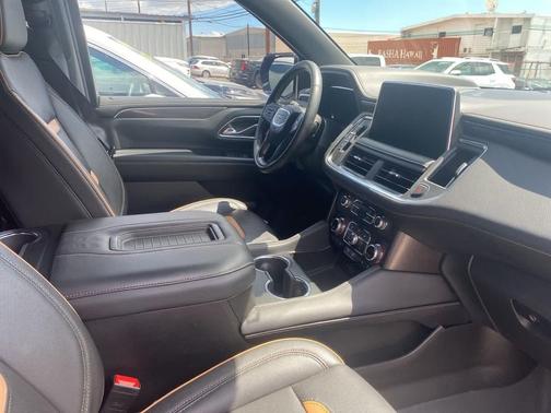 2024 GMC Yukon XL 4WD AT4