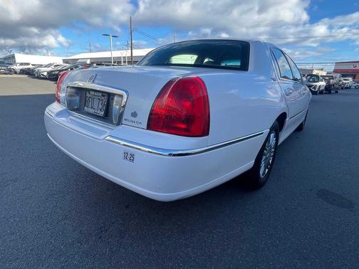 2008 Lincoln Town Car Signature