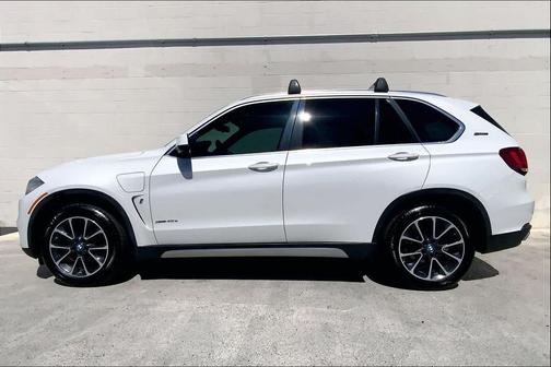 White 2018 BMW X5 eDrive xDrive40e
