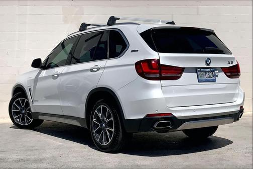 White 2018 BMW X5 eDrive xDrive40e