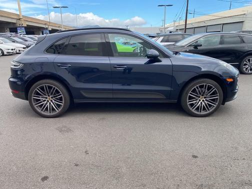 2020 Porsche Macan Base (PDK)