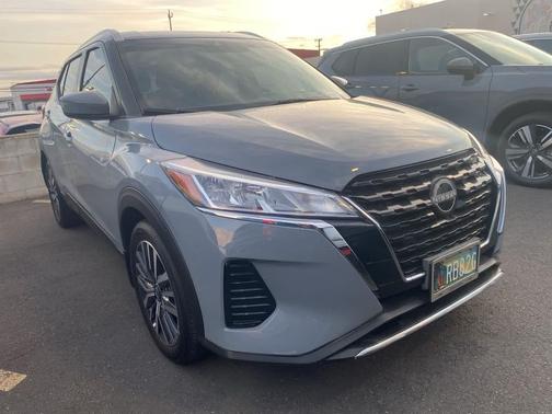 2022 Nissan Kicks SV