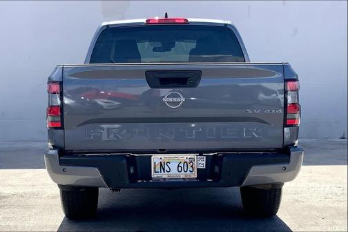 Gun Metallic 2024 Nissan Frontier SV