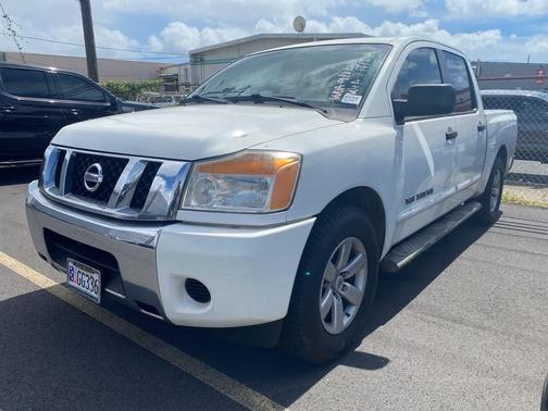 2013 Nissan Titan SV