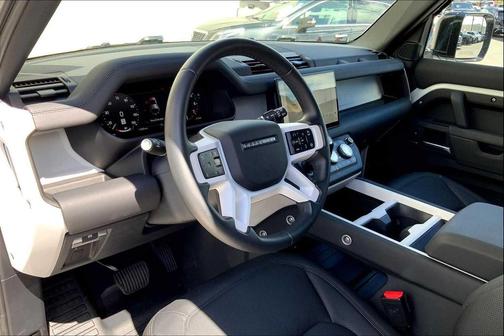 2025 Land Rover Defender 110 P300