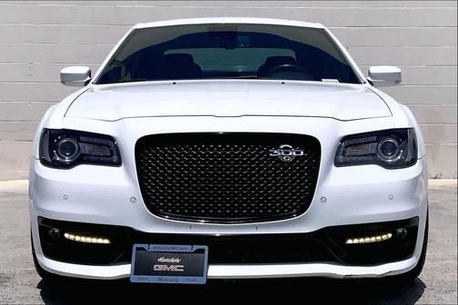 Bright White Clearcoat 2023 Chrysler 300 C