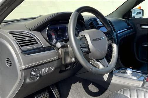 Bright White Clearcoat 2023 Chrysler 300 C