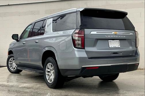 2023 Chevrolet Suburban LT