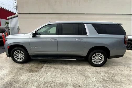 2023 Chevrolet Suburban LT