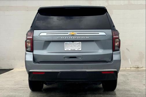 2023 Chevrolet Suburban LT