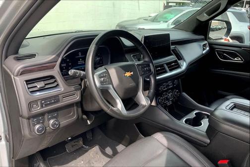 2023 Chevrolet Suburban LT