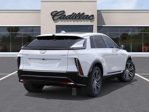 Vibrant White Tricoat 2026 Cadillac LYRIQ Premium Luxury
